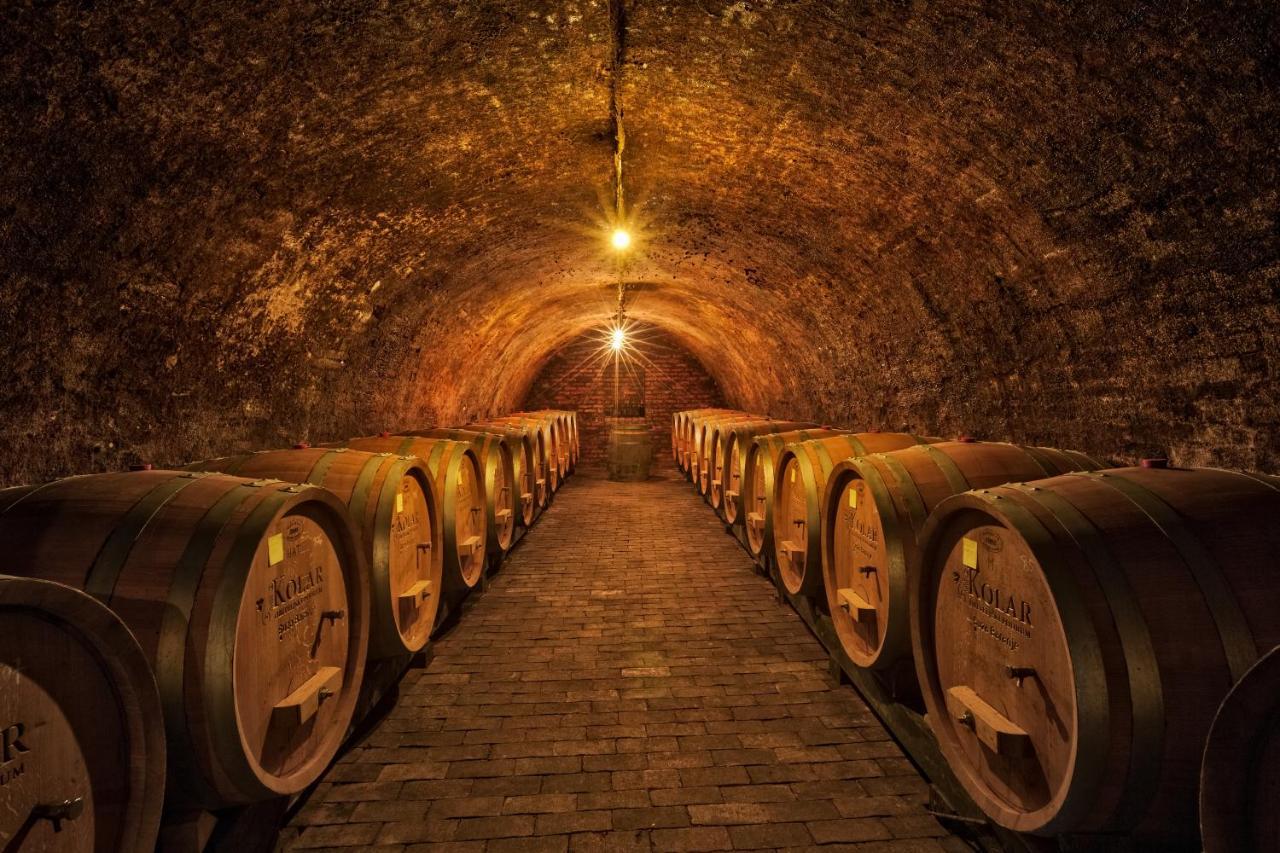 Podrumi Kolar "Suza Baranje" Kneževi Vinogradi Eksteriør billede